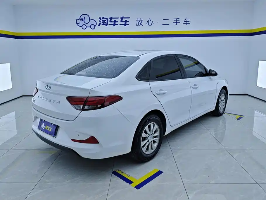 Hyundai Elantra — фото 3