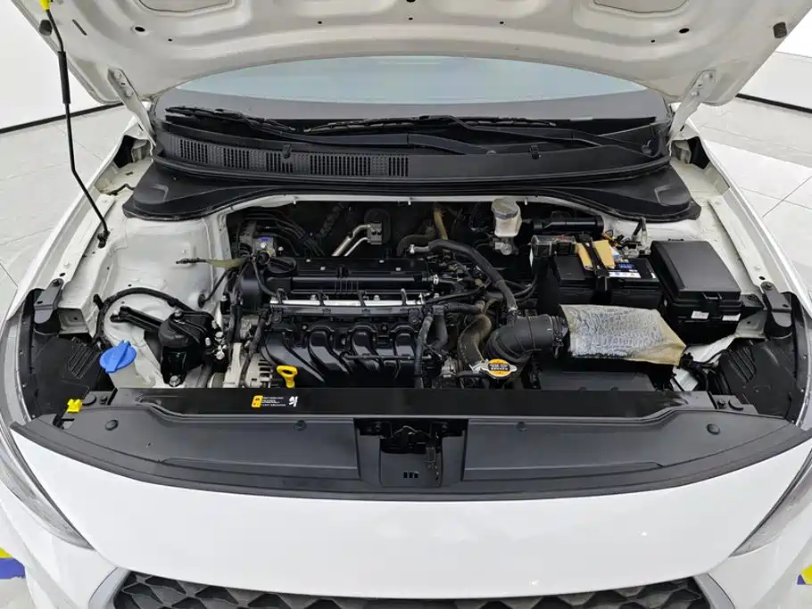 Hyundai Elantra — фото 10