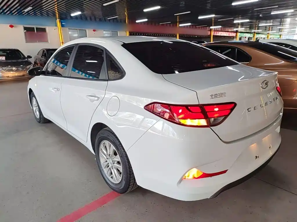 Hyundai Elantra — фото 5