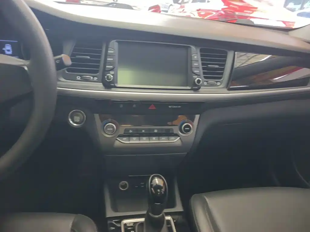 Hyundai Mistra — фото 13