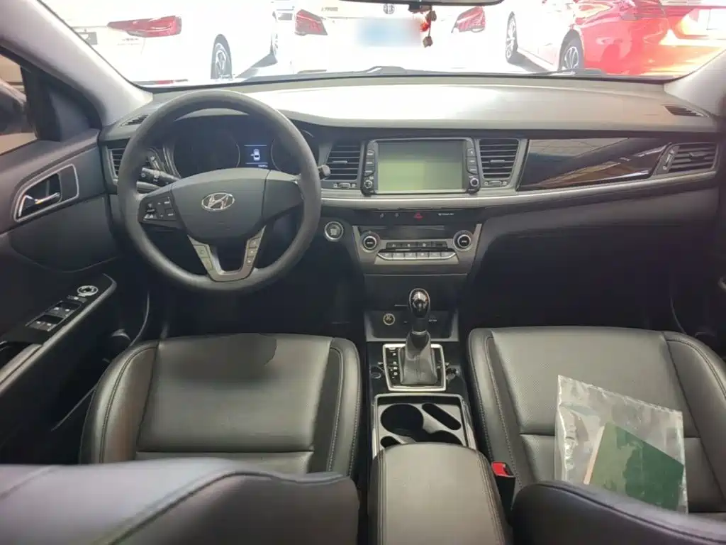 Hyundai Mistra — фото 10