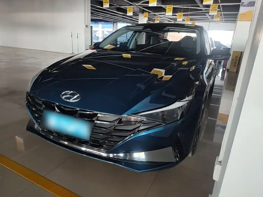 Hyundai Elantra — фото 2