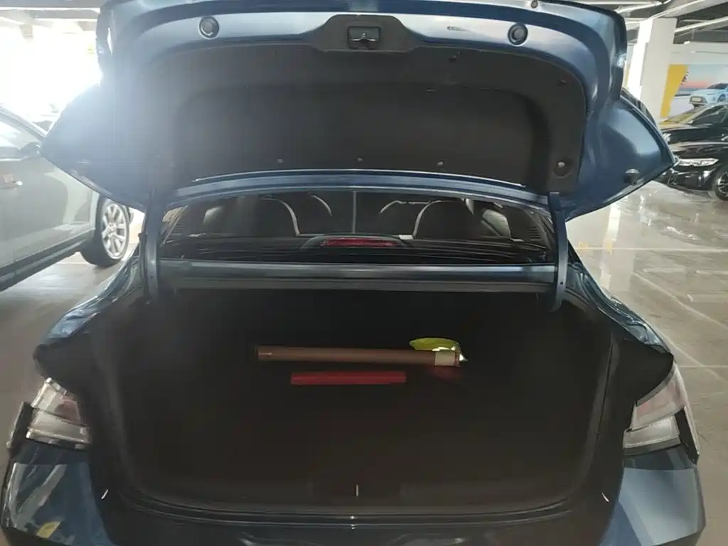 Hyundai Elantra — фото 19