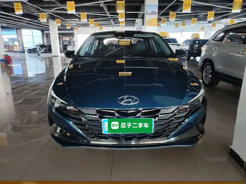 Hyundai Elantra — фото 3
