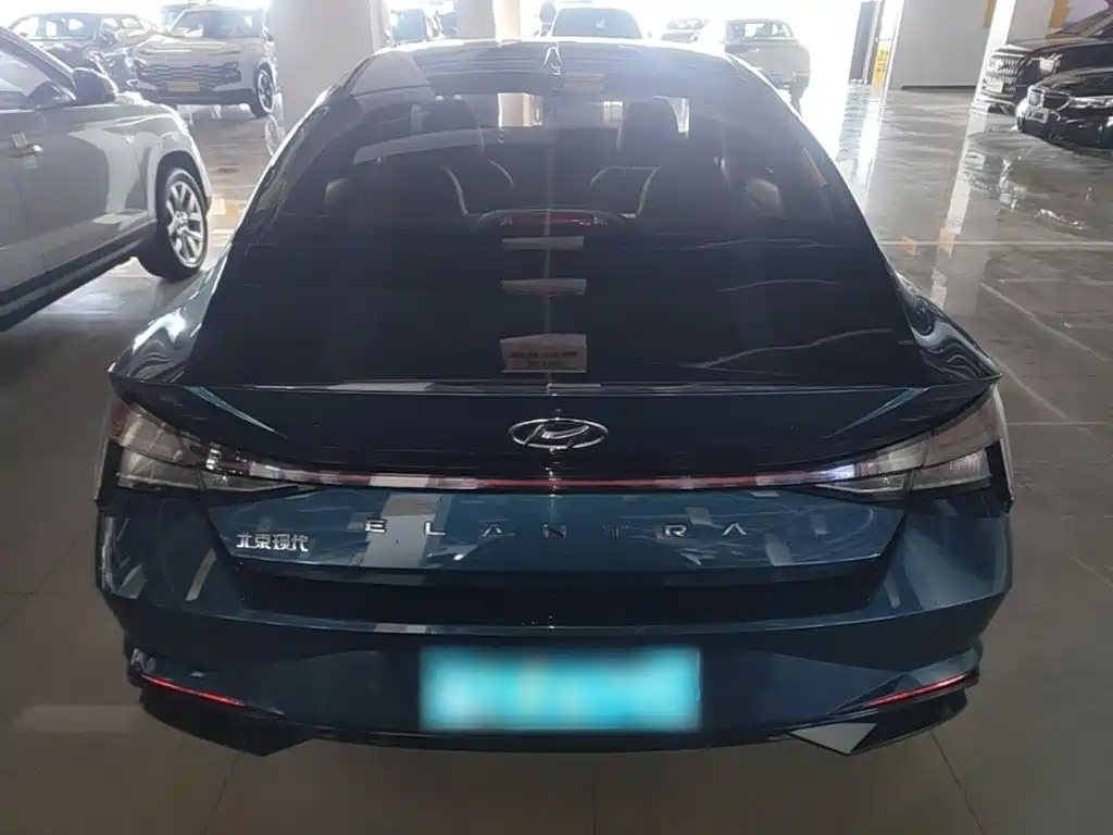 Hyundai Elantra — фото 6