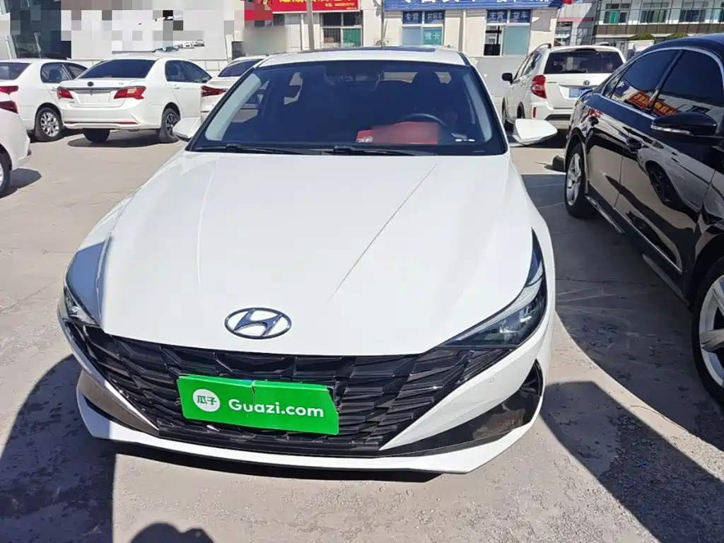 Hyundai Elantra — фото 3