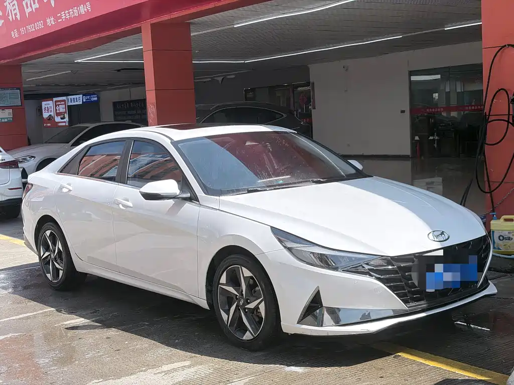 Hyundai Elantra — фото 2