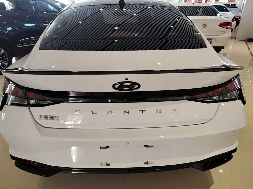 Hyundai Elantra — фото 6