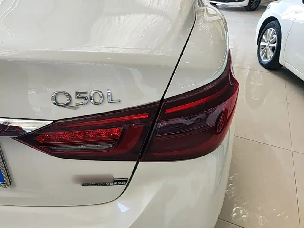 Infiniti Q50L — фото 8