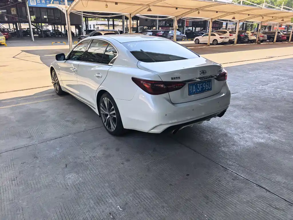 Infiniti Q50L — фото 10