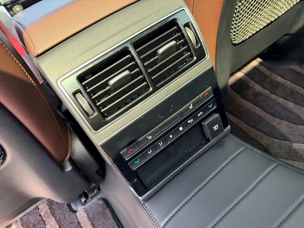 Jaguar XFL — фото 11