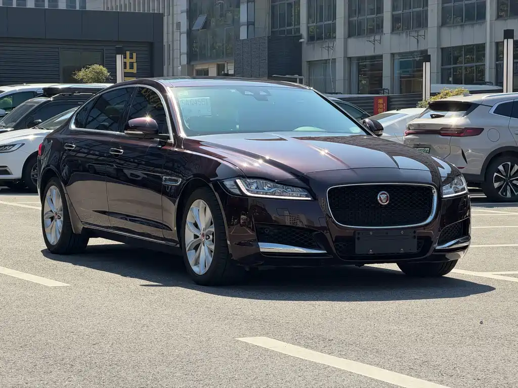 Jaguar XFL — фото 3