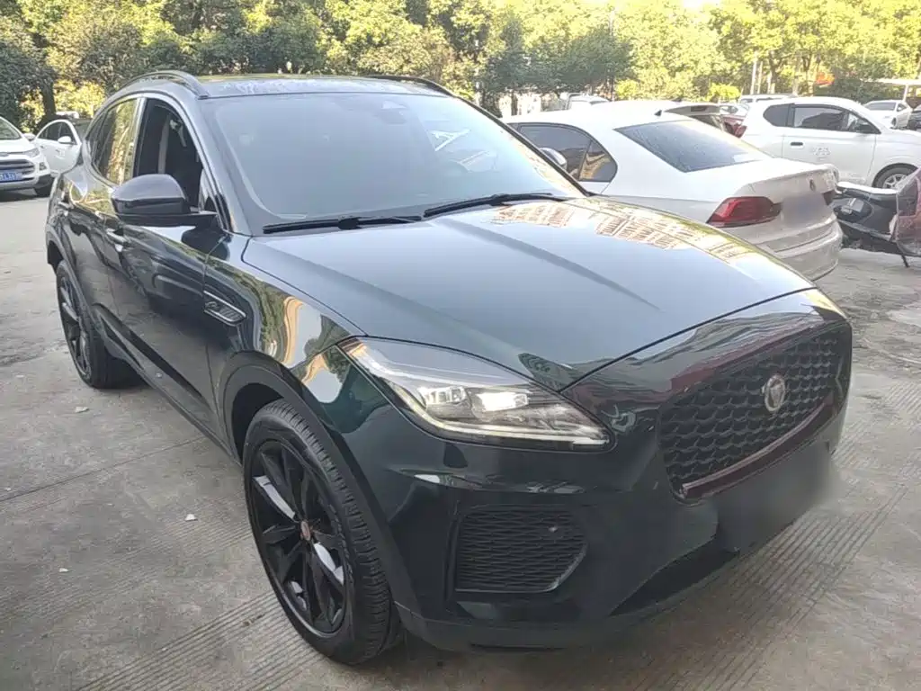 Jaguar E-PACE — фото 4