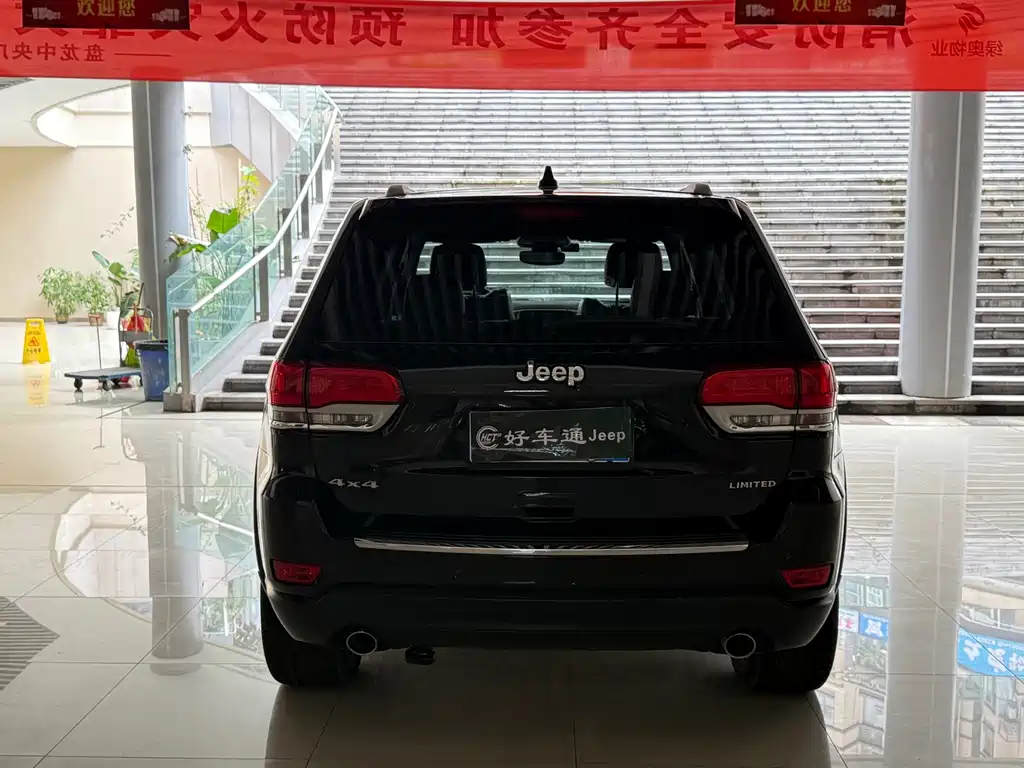 Jeep Grand Cherokee (Import) — фото 17