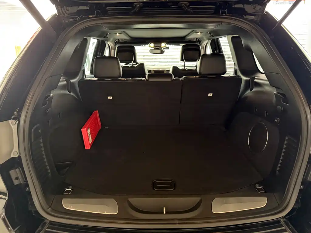 Jeep Grand Cherokee (Import) — фото 19