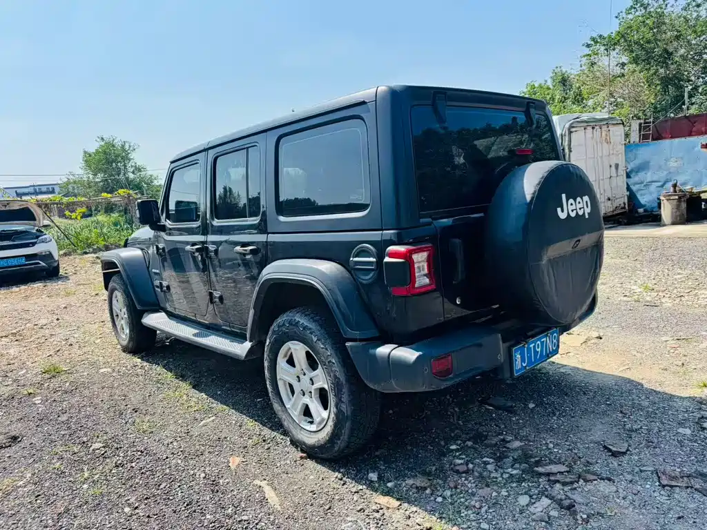 Jeep Wrangler — фото 3