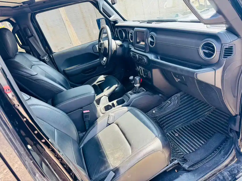 Jeep Wrangler — фото 4