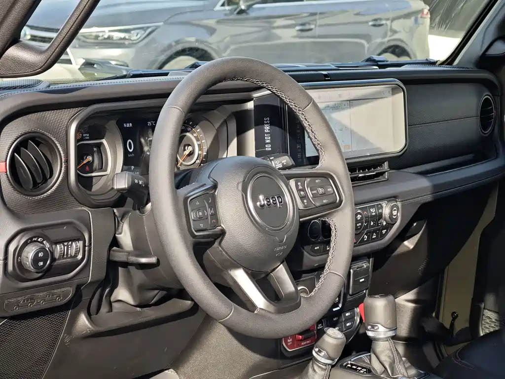 Jeep Wrangler — фото 5
