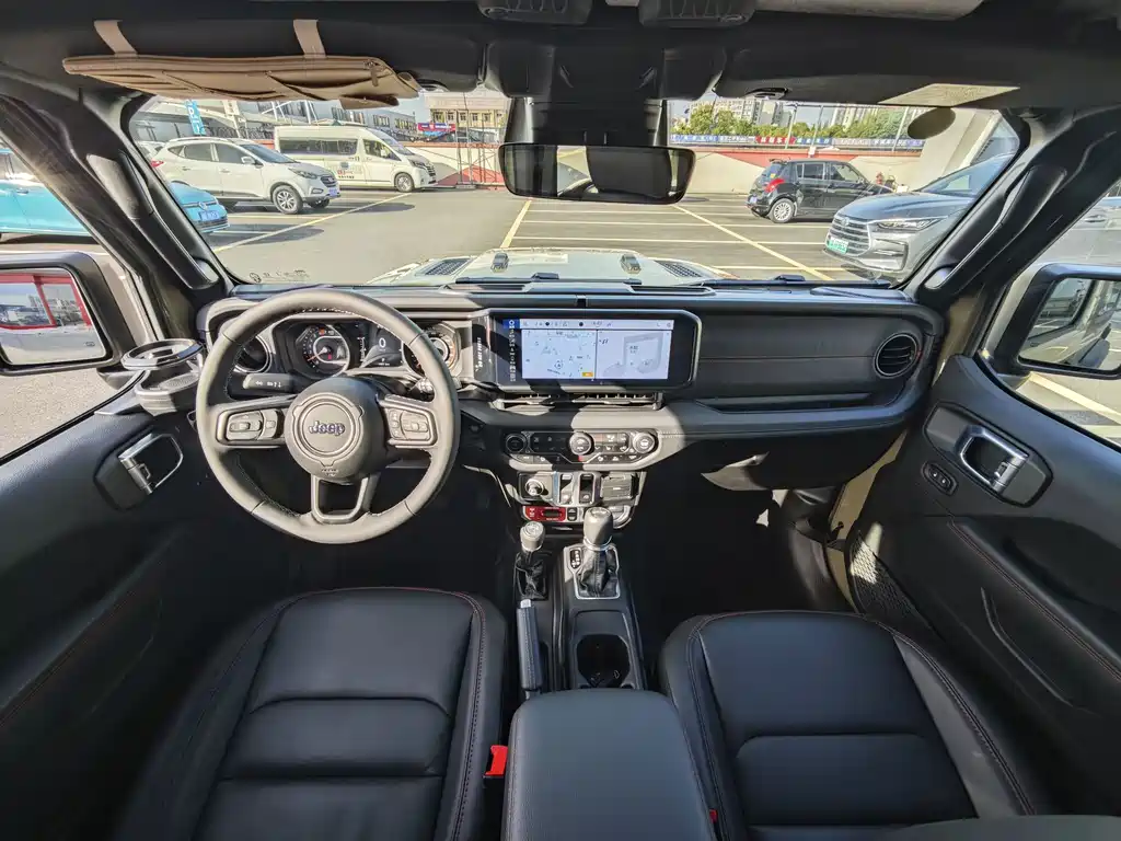 Jeep Wrangler — фото 10