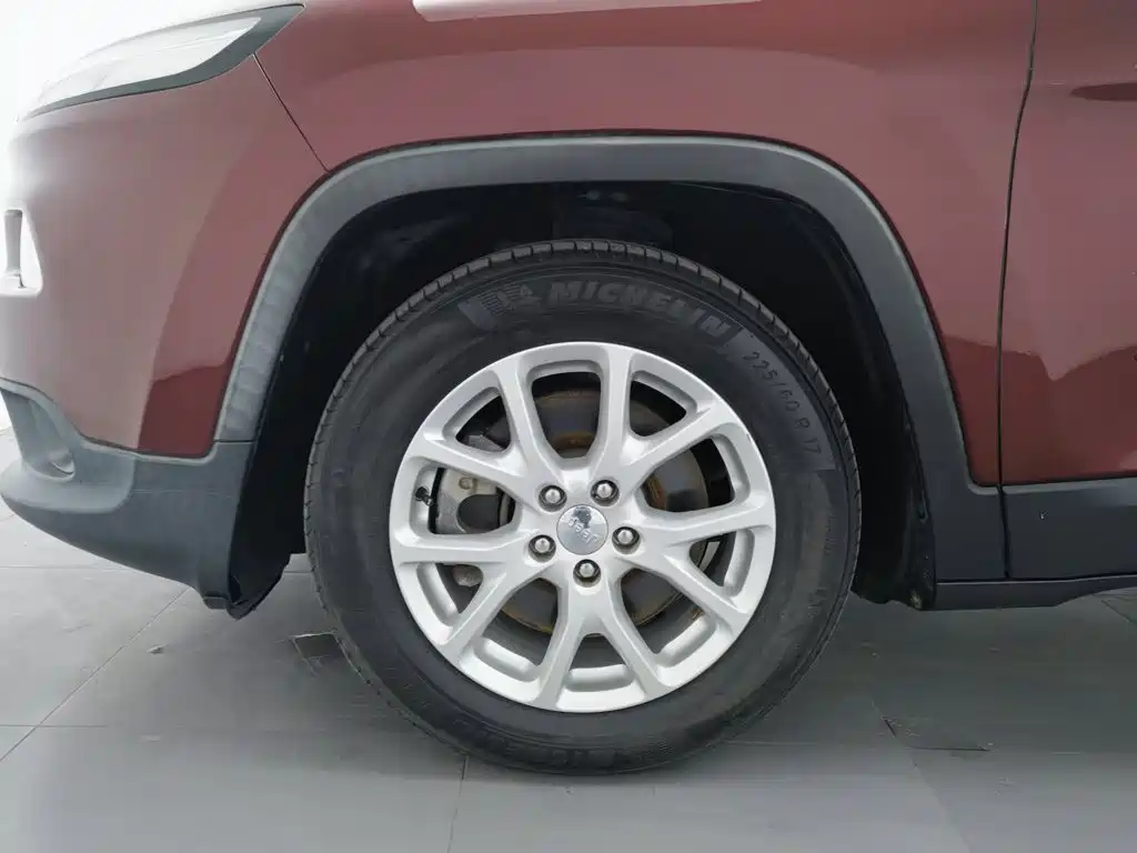Jeep Cherokee — фото 17