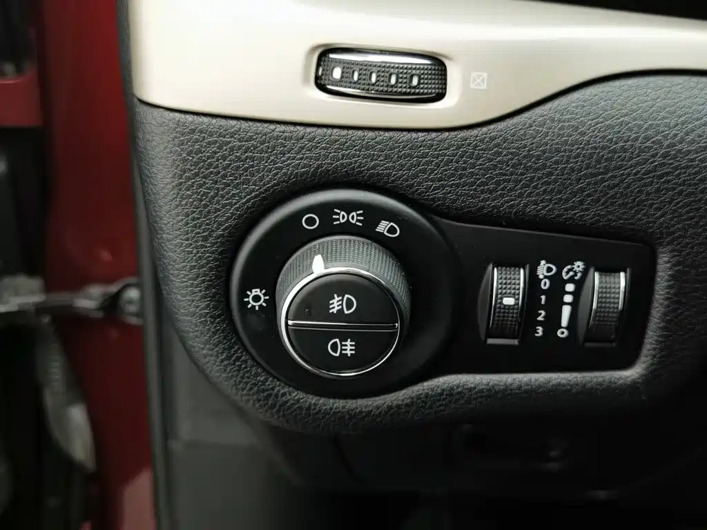 Jeep Cherokee — фото 21