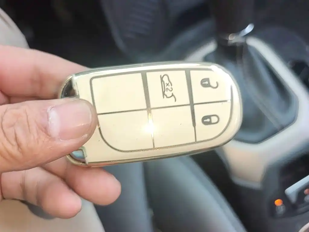 Jeep Renegade — фото 13