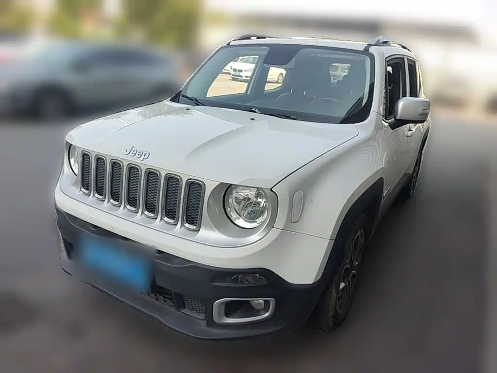 Jeep Renegade — фото 3