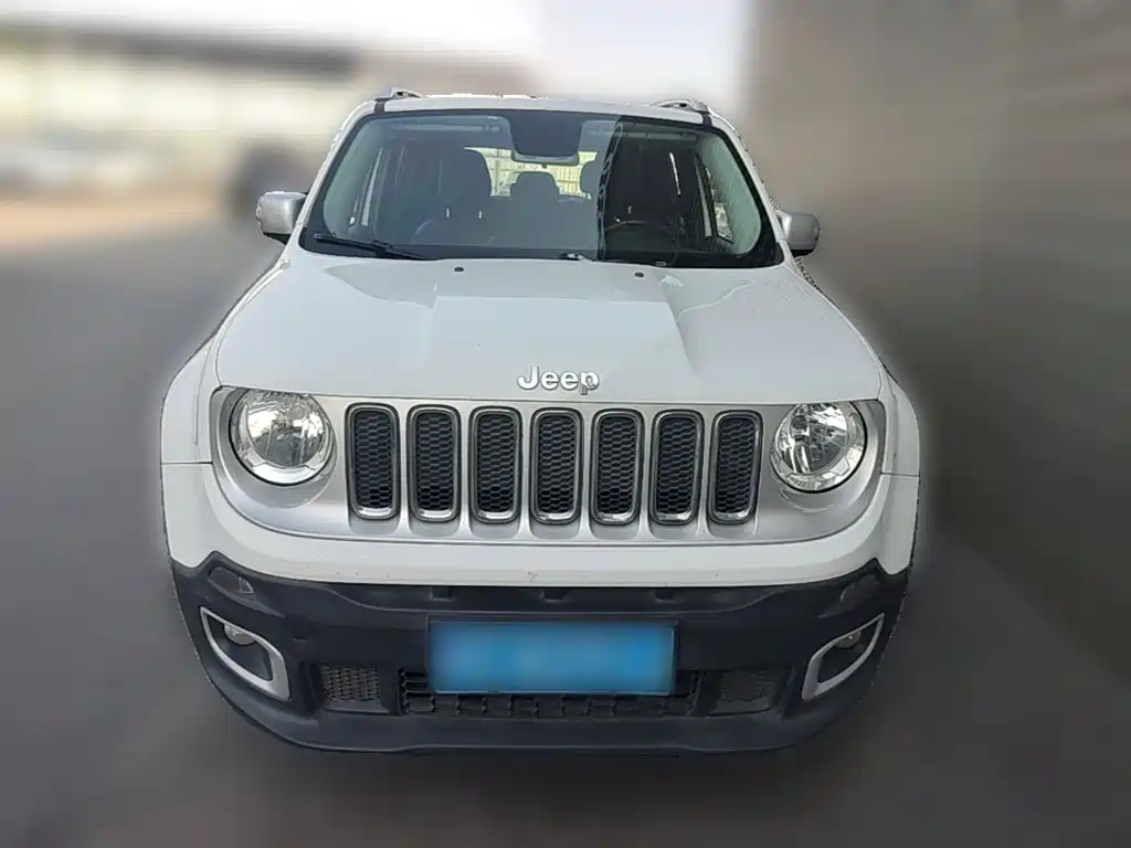 Jeep Renegade — фото 5