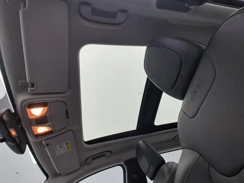 Jeep Cherokee — фото 14