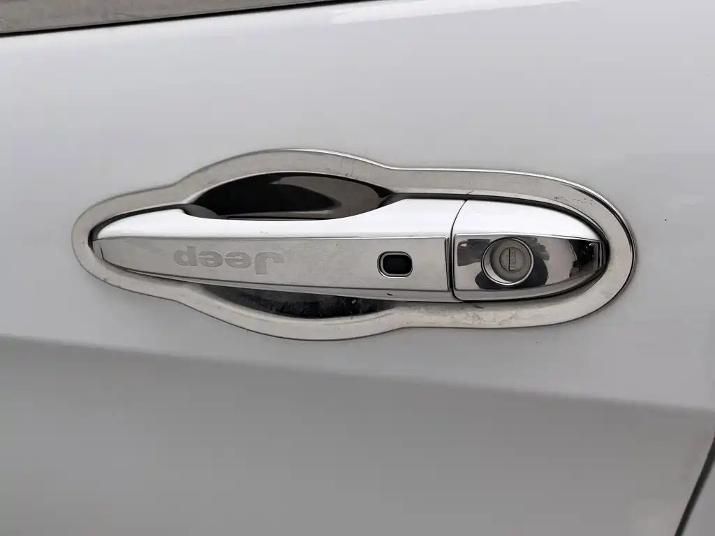 Jeep Cherokee — фото 18