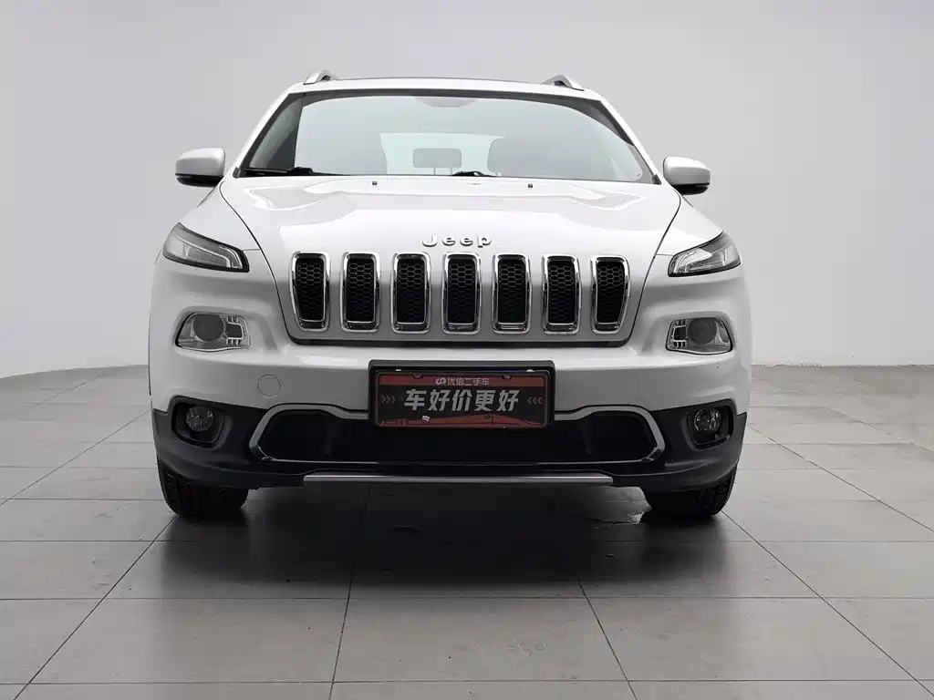 Jeep Cherokee — фото 3