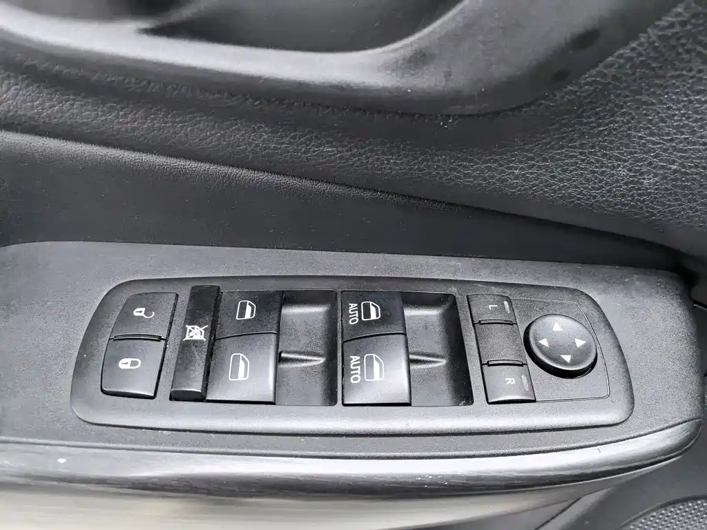 Jeep Cherokee — фото 9