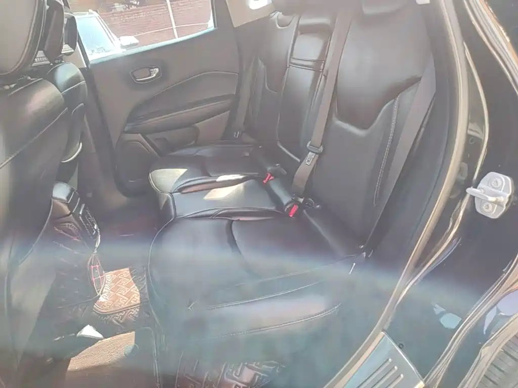 Jeep Compass — фото 17
