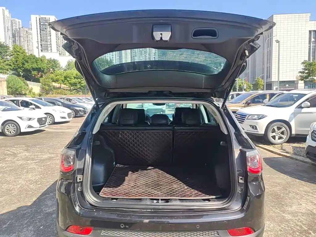 Jeep Compass — фото 19