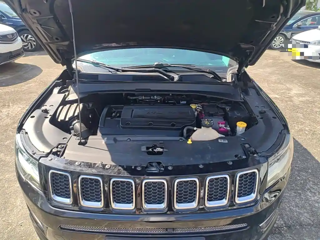 Jeep Compass — фото 20