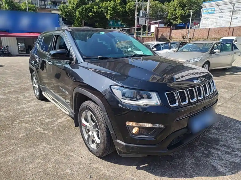 Jeep Compass — фото 4