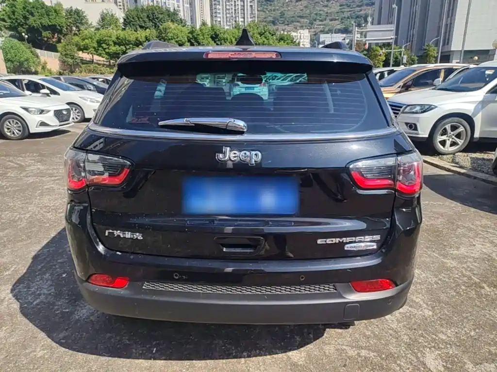 Jeep Compass — фото 6