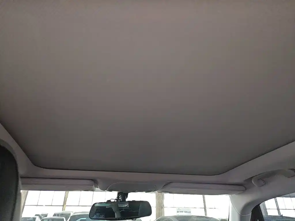 Jeep Renegade — фото 18