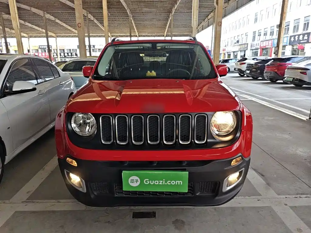Jeep Renegade — фото 3