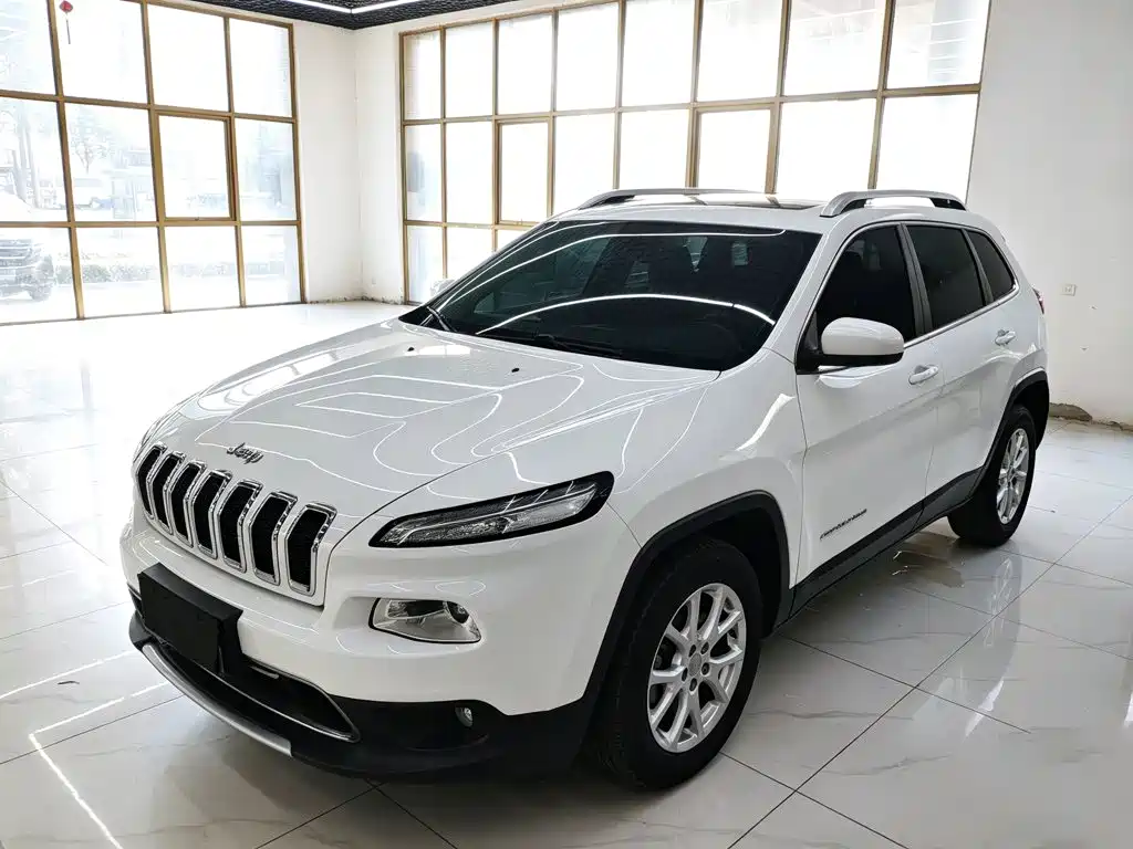 Jeep Cherokee — фото 2