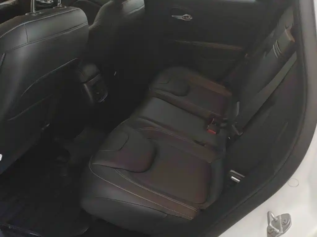 Jeep Cherokee — фото 17