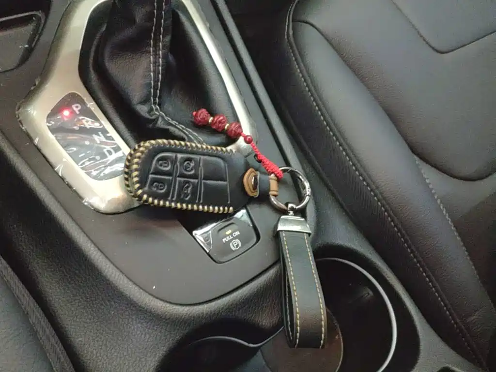 Jeep Cherokee — фото 9