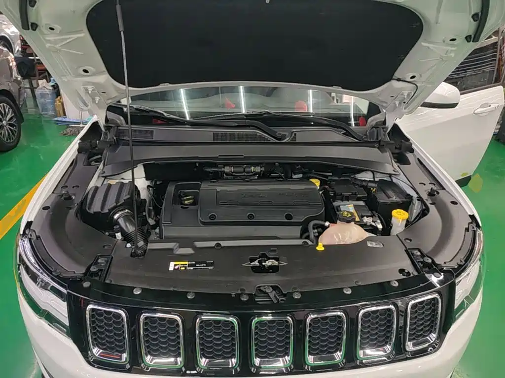 Jeep Compass — фото 20