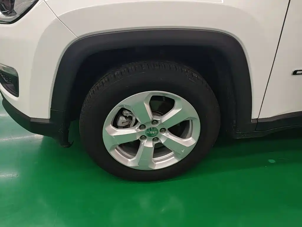 Jeep Compass — фото 23