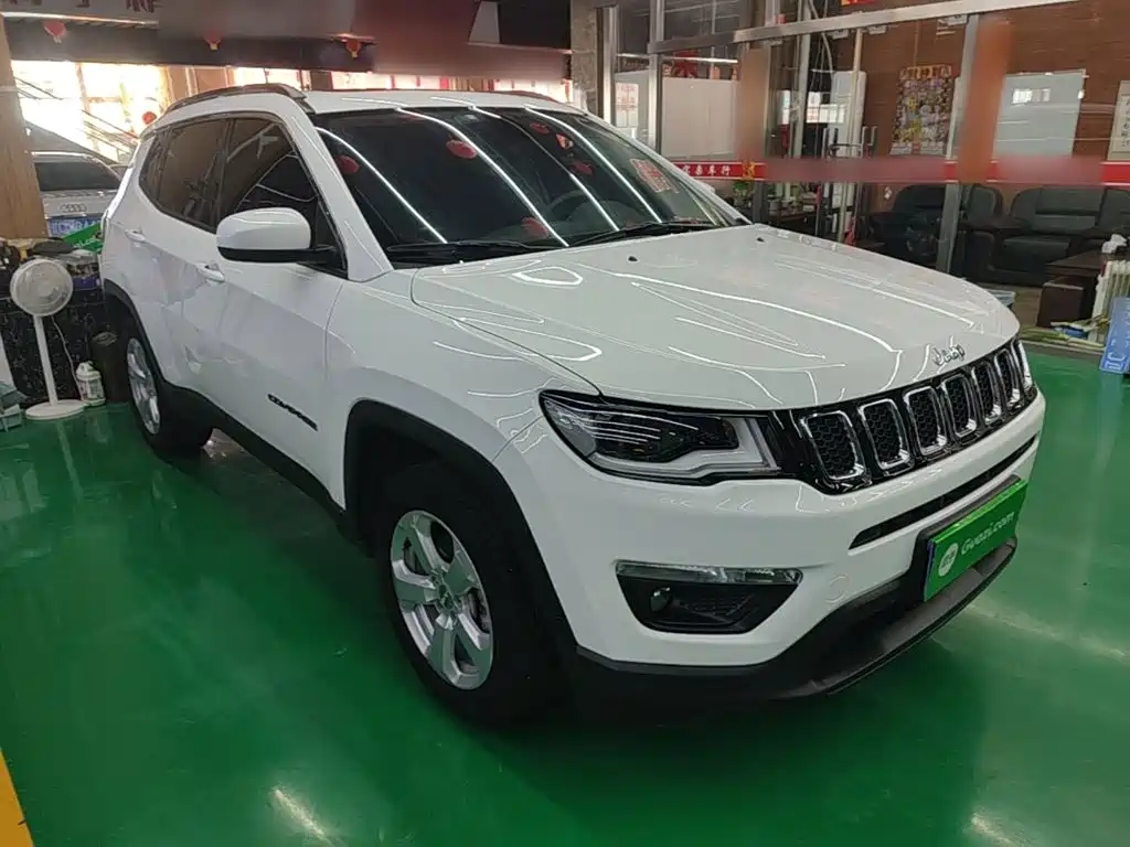 Jeep Compass — фото 4