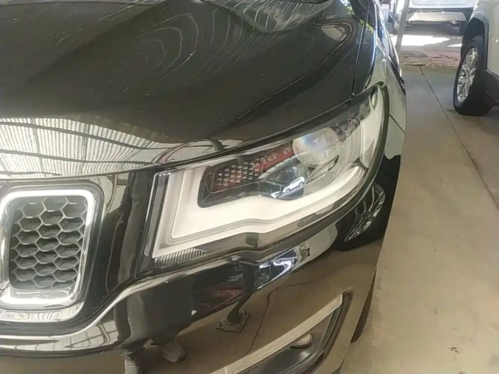 Jeep Compass — фото 24