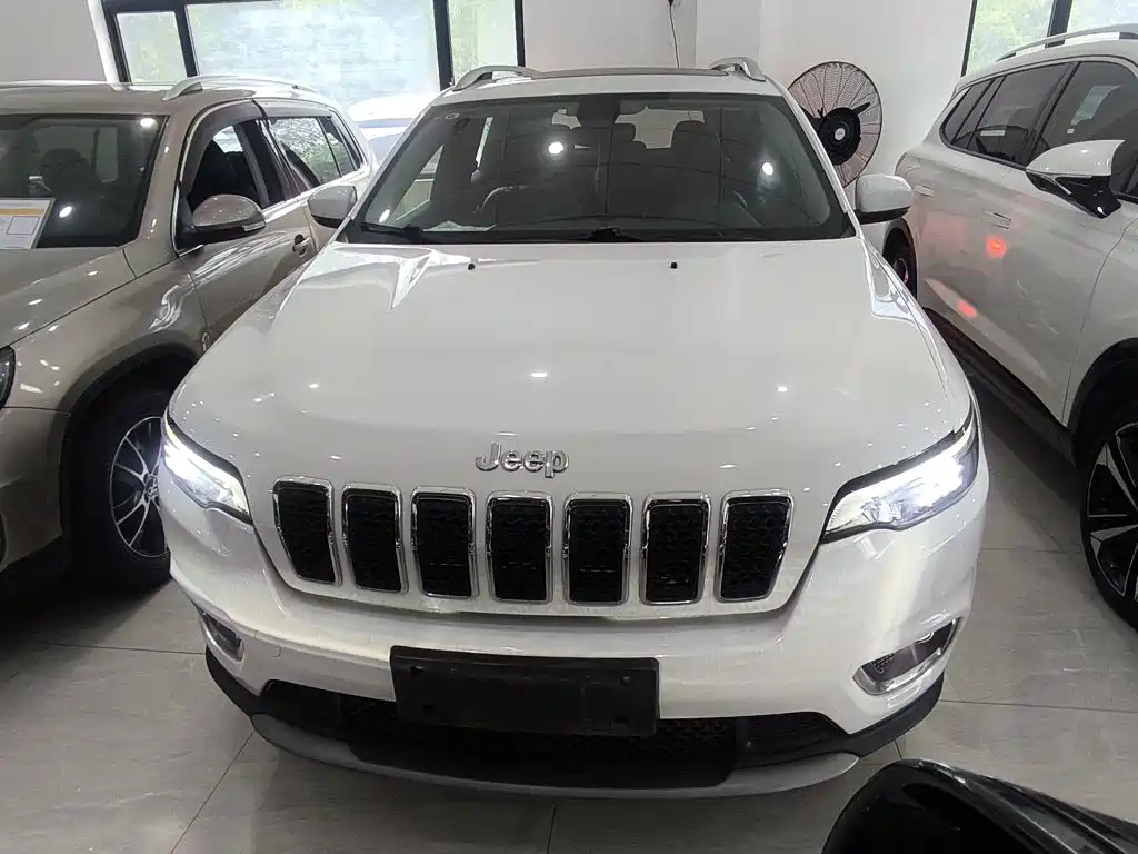 Jeep Cherokee — фото 3