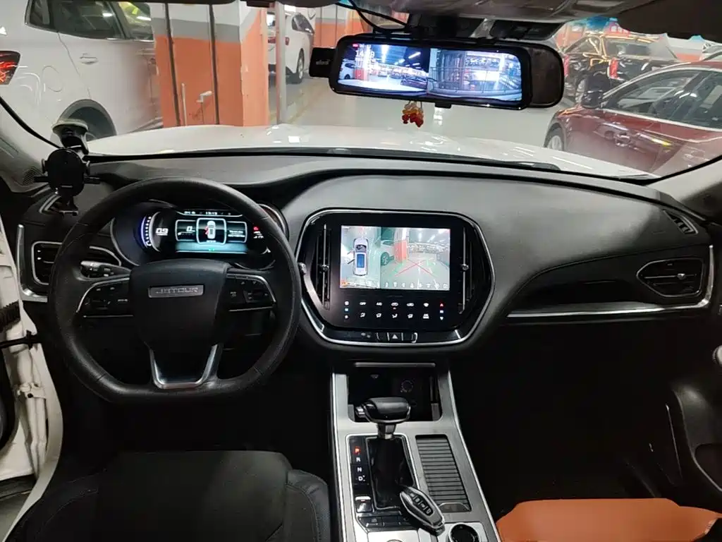 Jetour X70 — фото 10
