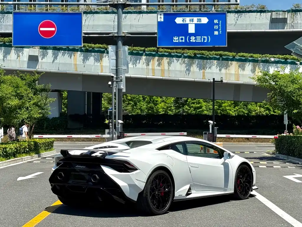 Lamborghini Huracán — фото 7