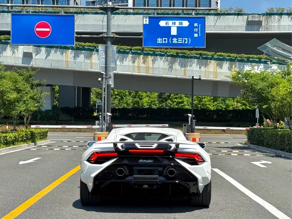 Lamborghini Huracán — фото 8